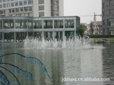 【噴泉實景圖】價格,廠家,圖片,噴泉設備,高郵市經典雕塑噴泉環(huán)藝廠-